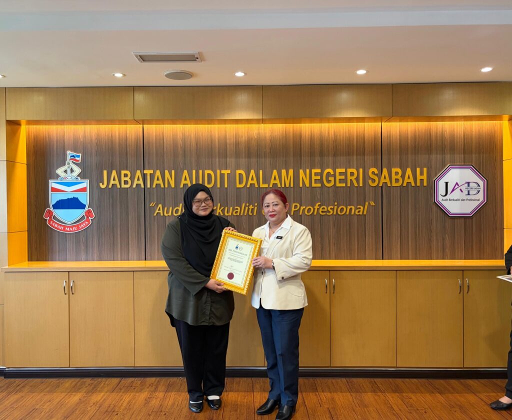 PELATIH INDUSTRI