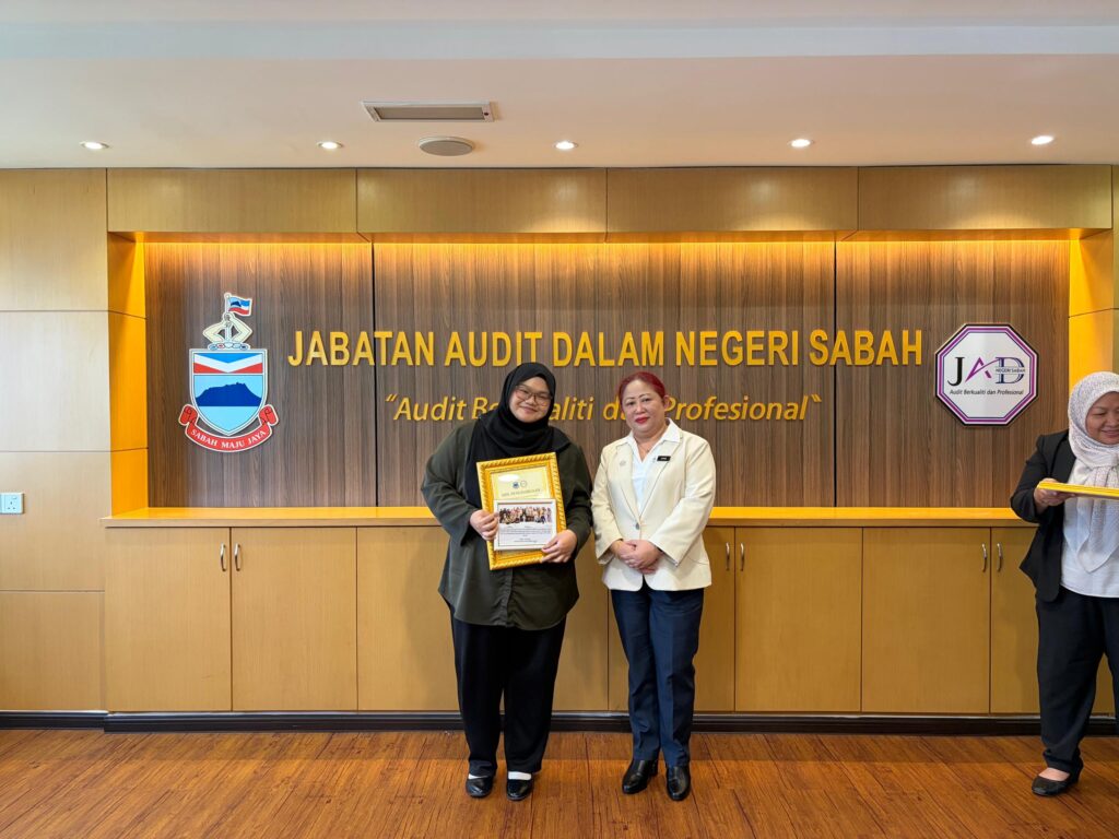 PELATIH INDUSTRI